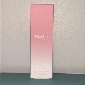 Kylie Skin Foaming Face Wash